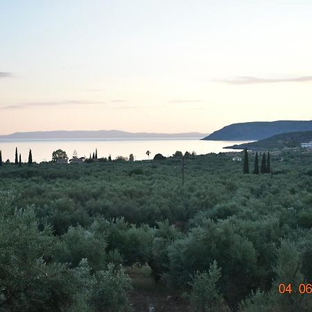 Ouranias Studios Kardamyli Exterior foto
