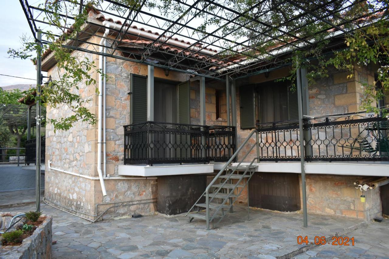 Ouranias Studios Kardamyli Exterior foto