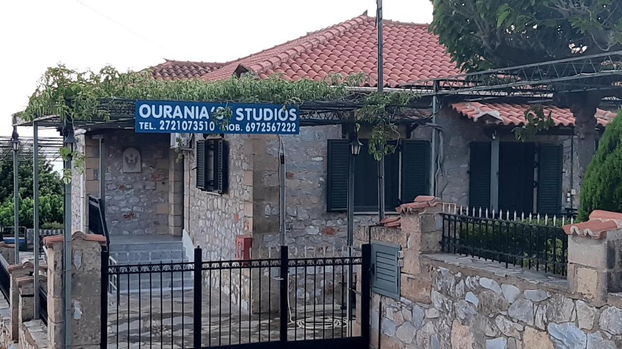 Ouranias Studios Kardamyli Exterior foto
