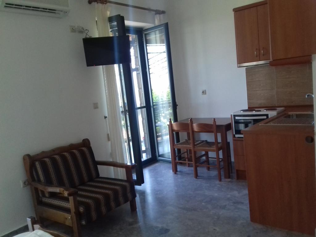 Ouranias Studios Kardamyli Exterior foto
