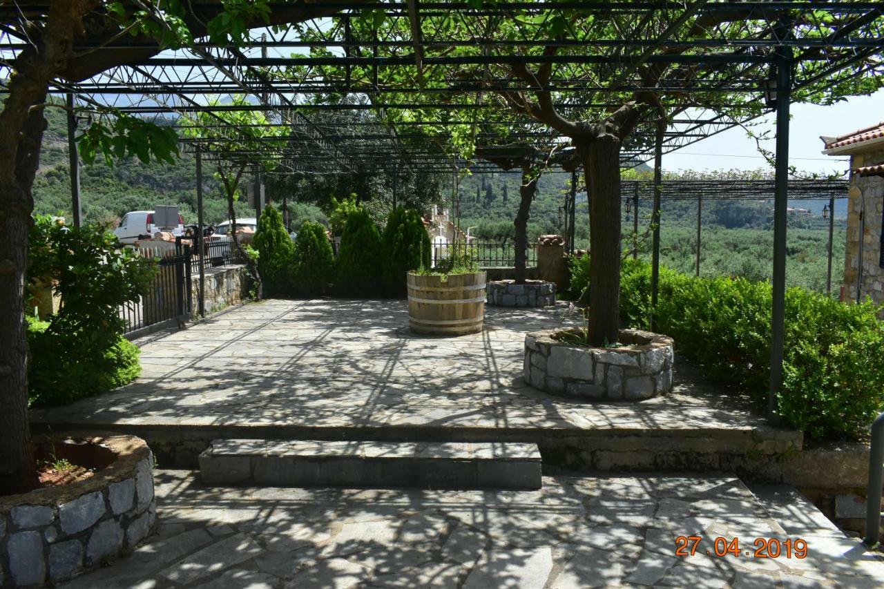 Ouranias Studios Kardamyli Exterior foto